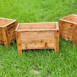Set Of 3 Cedar Planters