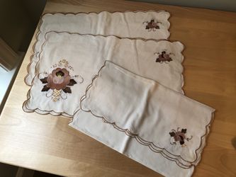 Embroidered placemats