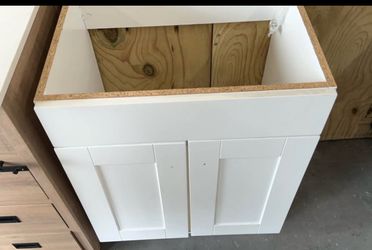 Project Source Dover 24-In Bathroom Vanity cabinet
