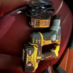 Dewalt Rotary Hammer With Battery 