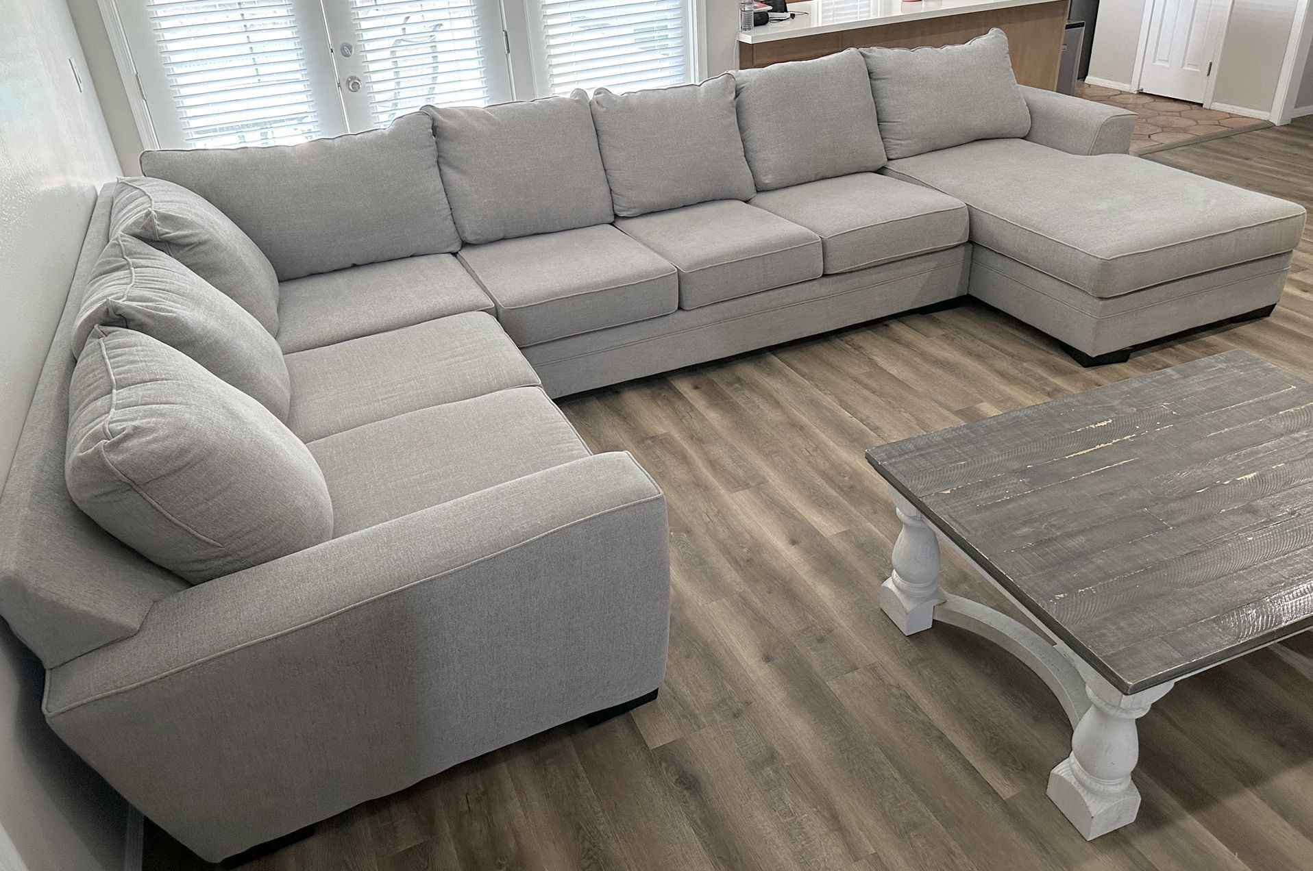 Living Spaces Delano 3 Piece Sectional w/ Right Facing Chaise, Gray Linen Blend Performance Fabric