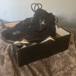 JORDAN TRUE FLIGHT  (GS) Size 5 And A Half 