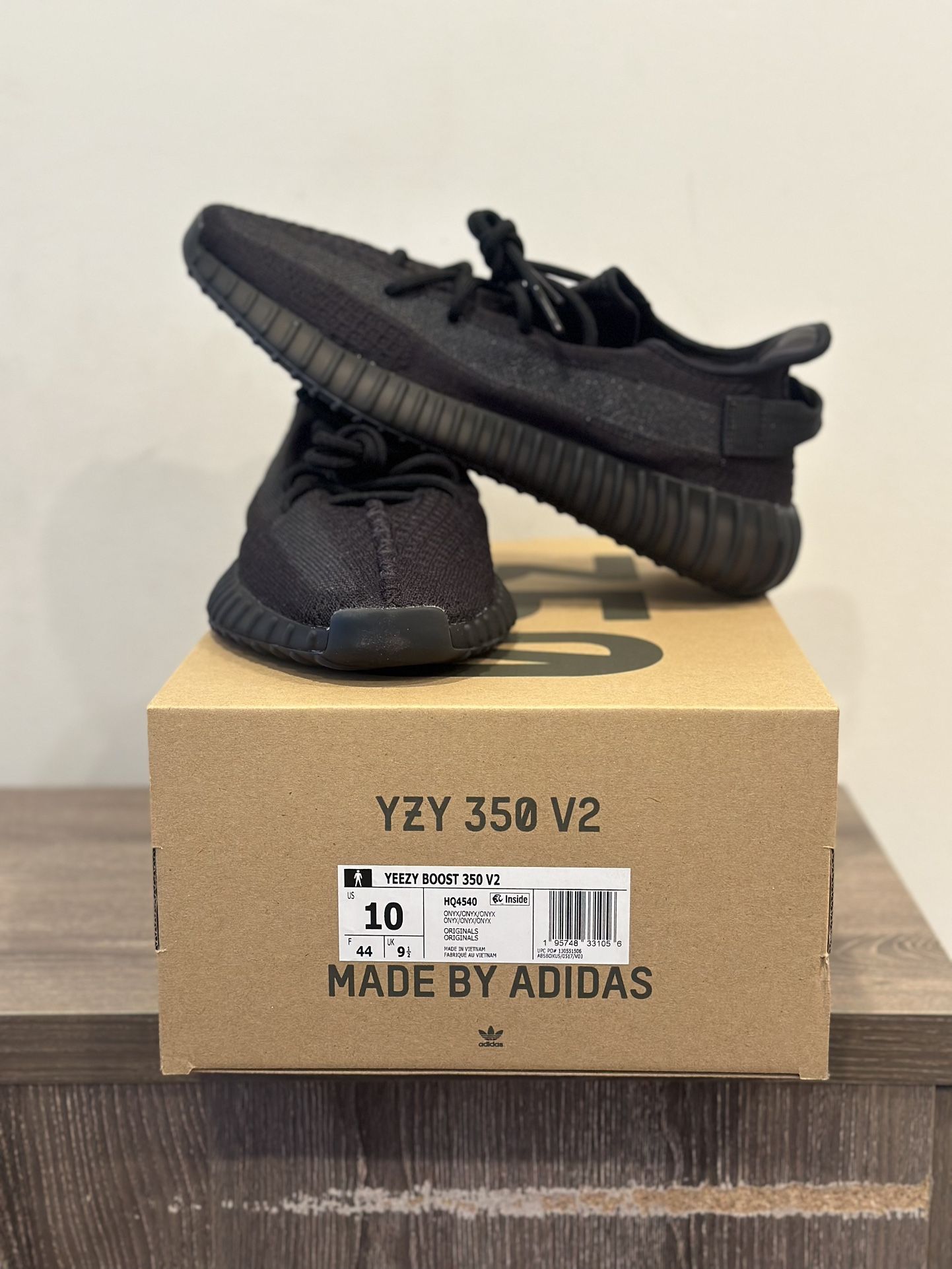 Adidas Yeezy Boost 350 V2 Onyx Size 10