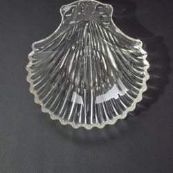 Mermaidcore clear shell dish fruit on handle trinket dish Or candy dish