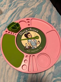 Pink Blazy Susan with green trays