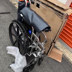 Medline Excel Extra-Wide Bariatric Wheelchair For Adults and Seniors with 22” Wide Seat, Supports up to 500 lbs