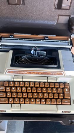 Smith-Corona Coronamatic 2200 Electric Typewriter