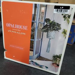 Hanging plant holder

$14 FIRM Each

5 Available