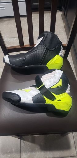 New Alpinestars Motorcycle Size 9