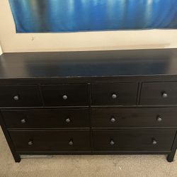Black 8-Drawer Dresser 