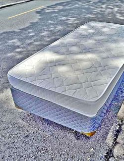 Twin mattress sets
