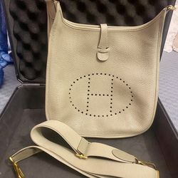 Hermès Evelyne III PM Beton Clemence Gold Hardware