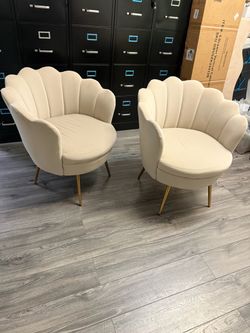 Set of 2 Cream Velvet Accent Chairs