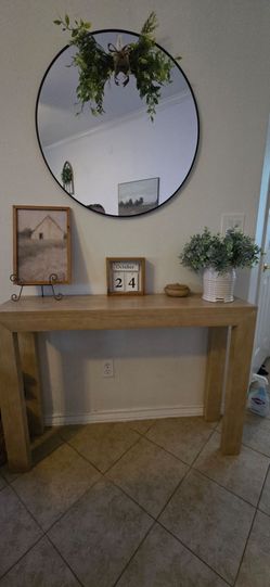 Entryway table