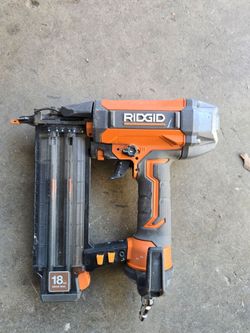 RIDGID 18-Gauge Brad Nail Gun