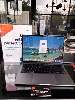 MacBook Air 13” M2 Chip 8GB RAM 256SSD! 90 Day warranty! We offer financing.