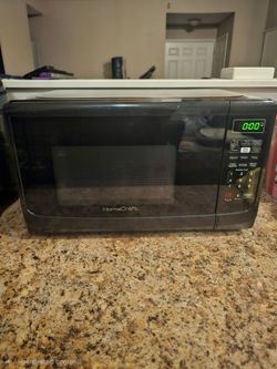 HomeCraft Black Countertop Microwave