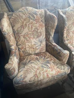 Very nice 2 wing chairs