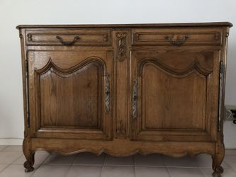 Antique French Provincial Sideboard Buffet In Tiger Oak