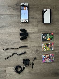 Nintendo Switch OLED Bundle – Excellent Condition 🎮