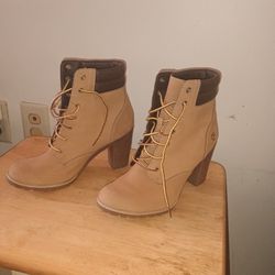 Timberland Heels Women's Size 9 $75