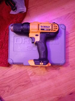 DeWalt Drill 20v( Barely Used )