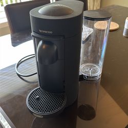 Delonghi Nespresso vertuo plus machine