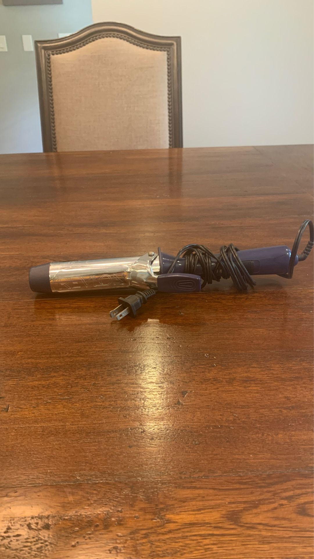 REVLON curling iron jumbo curls 1.5”