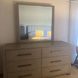 Drawer Dresser &Mirror 