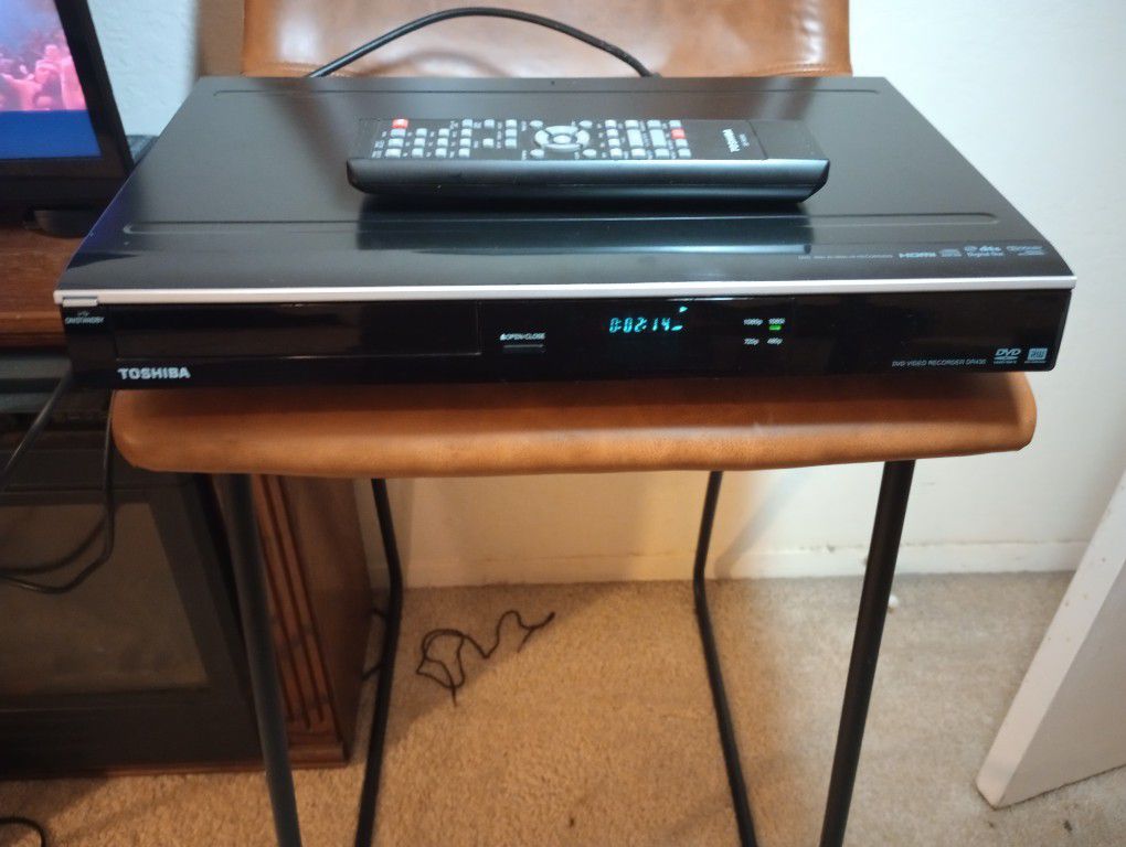 Toshiba DVD Video Recorder Player  Model DR430