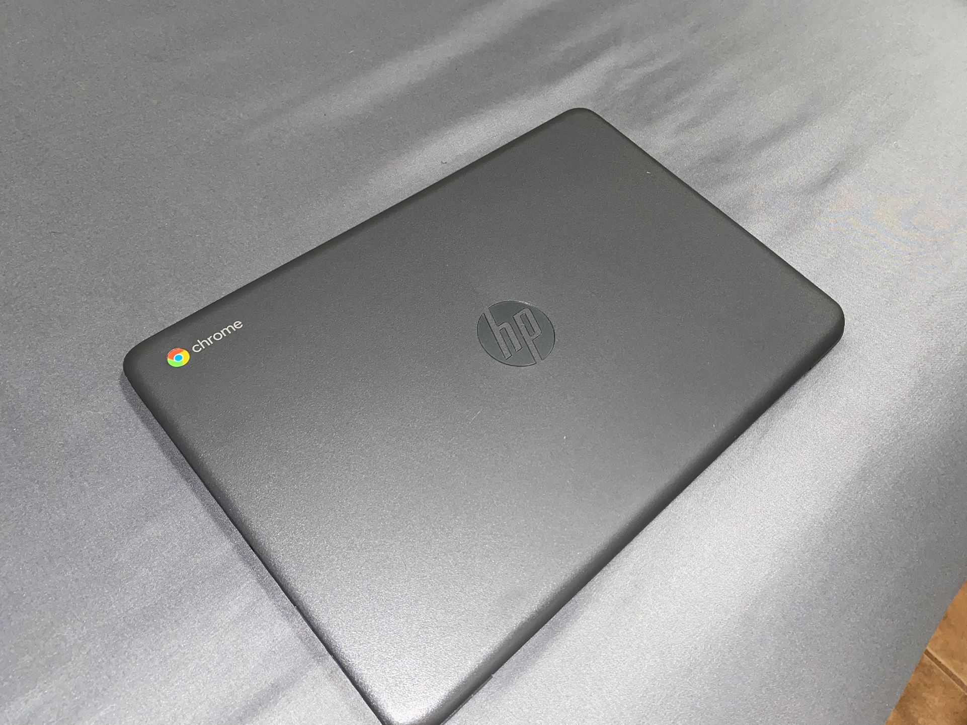 HP Chromebook 14-db0023dx - 14" 