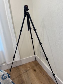 Manfrotto Camera Tripod – Professional Quality