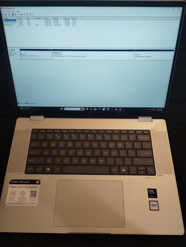 HP Envy Laptop 2 TB ,32 GB Ram Intel Core Ultra 7