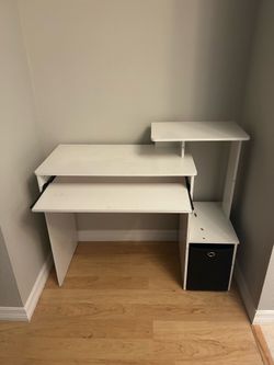 Desk/chair