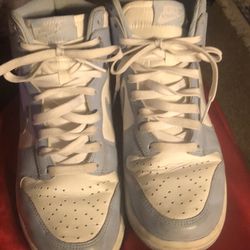 NIKE girls Lavender  size 5Y