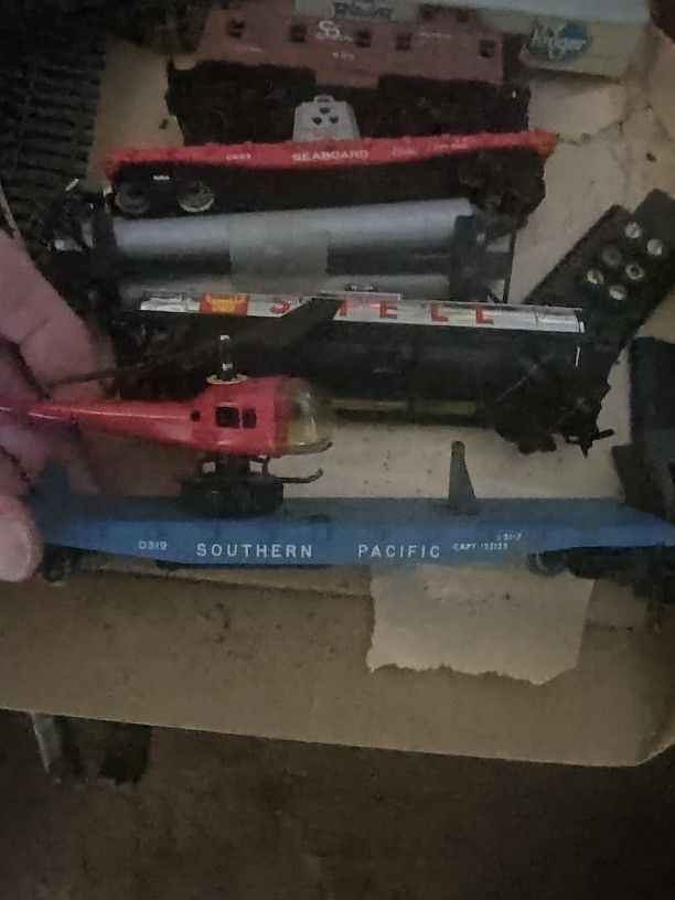 Lionel Trains And Accessories
