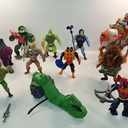 Assorted Vintage He-Man MOTU Figures & Castle Grayskull