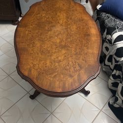 Antique Carved Mahogany Fine Hardwood Vintage Oval Coffee Table 