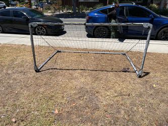 Lifetime 90046 Soccer Goal with Adjustable Height and Width, 7' x 5'