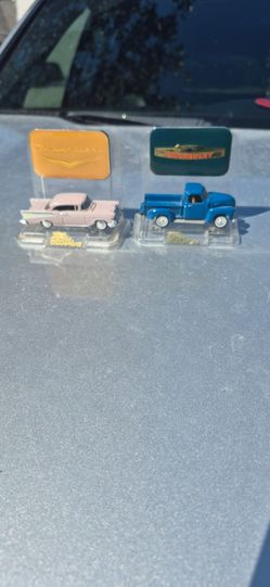 Chevrolet Die-Cast Miniature Car Set of 2