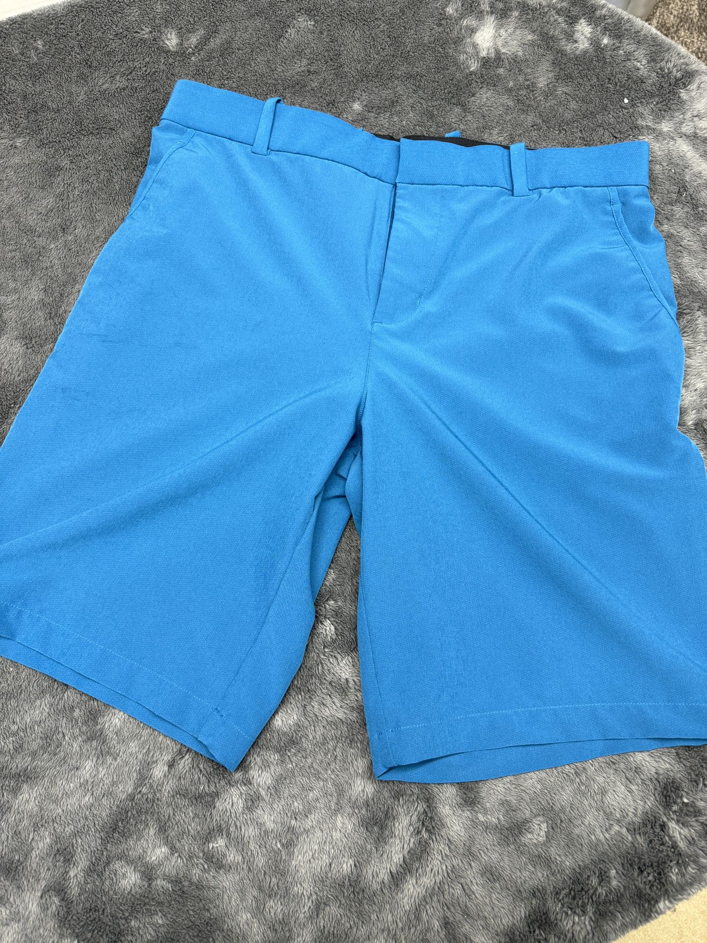 Nike Golf Men’s 34 Shorts in good shape! 