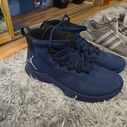 Men's Jordan basket ball shoes size 10.5