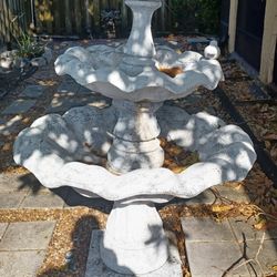 Concrete 3 Tier Bird Bath Fountain