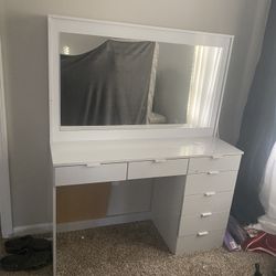 Large Makeup Vanity w/ Mirror 