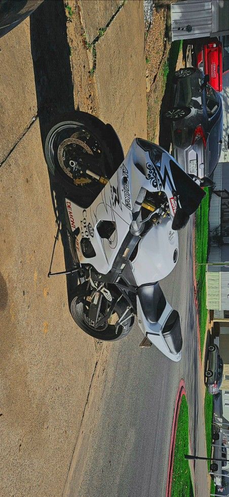 2005 GsXR 600cc