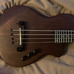 GoldTone ME-Bass ( U-Bass ) W/Steel Strings + 2 Poly String Sets