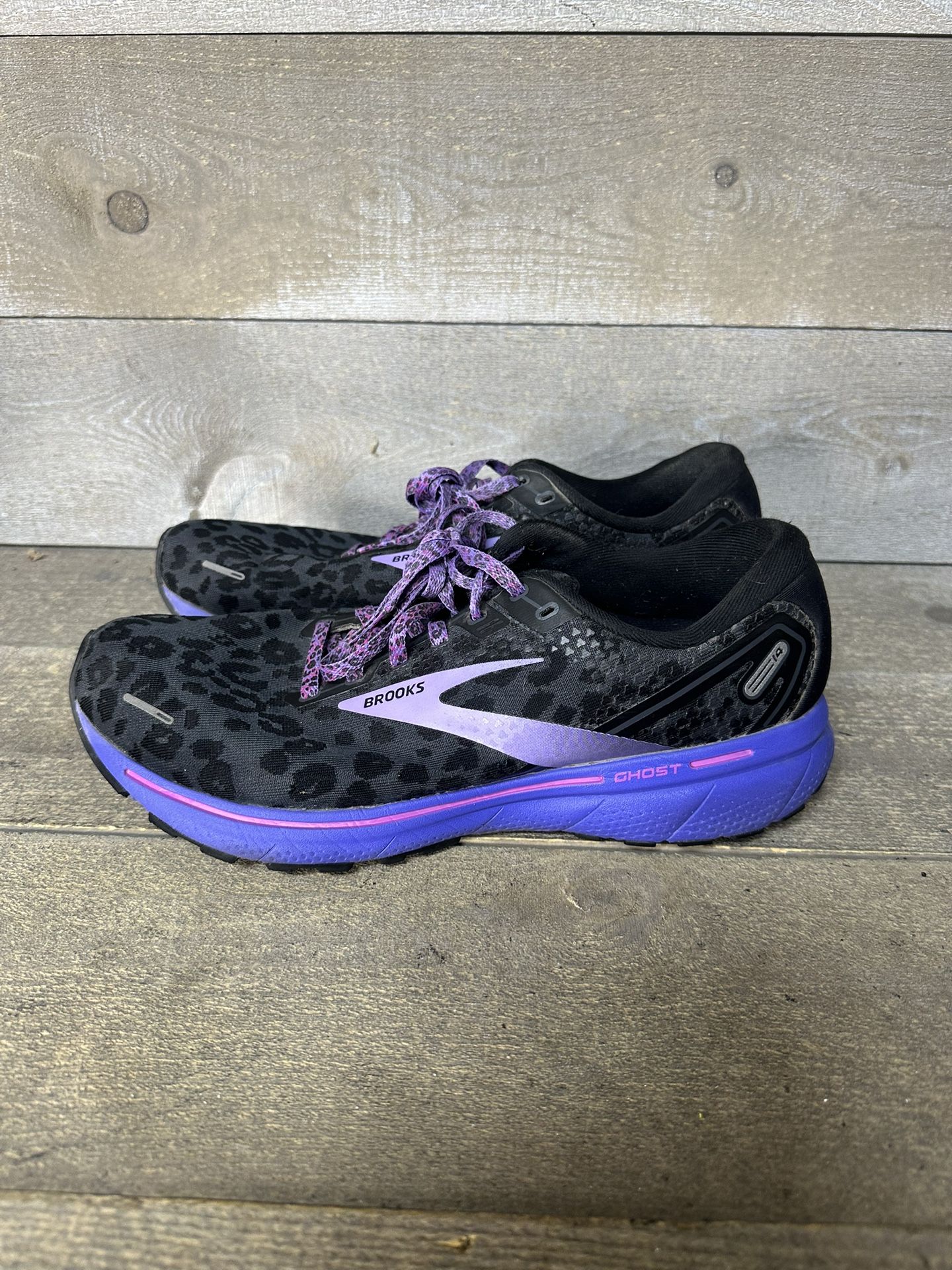 Brooks Ghost 14 Womans Size 12 B Cheetah Print Purple Running Shoes 1203561B098
