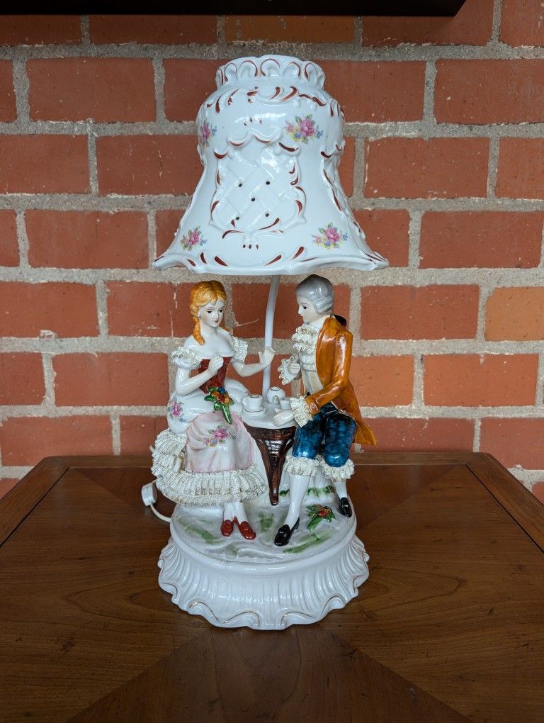 Gorgeous Capodimonte Porcelain Style Lamp With Shade Vintage Antique 