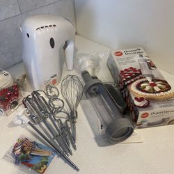 Oster Hand Mixer And Icing Kit for Sale in Plano, TX - OfferUp