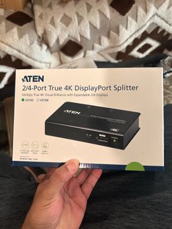 Display port splitter
